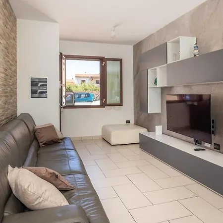 شقة Maison Des Amis - With Parking, Private Courtyard And Wifi