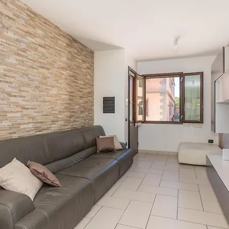 Apartment Maison Des Amis - With Parking, Private Courtyard And Wifi