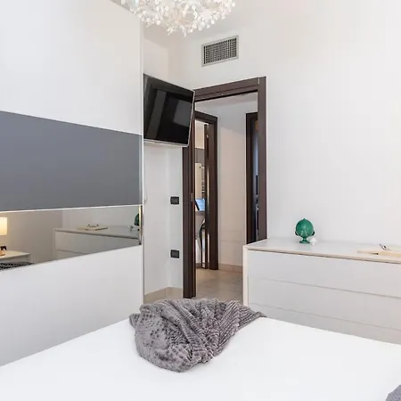 Maison Des Amis - With Parking, Private Courtyard And Wifi 公寓 *