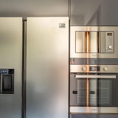 شقة Maison Des Amis - With Parking, Private Courtyard And Wifi *