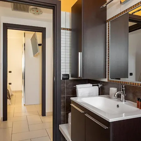 شقة Maison Des Amis - With Parking, Private Courtyard And Wifi